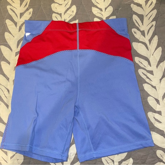 Fabletics matching workout set - Picture 3 of 6